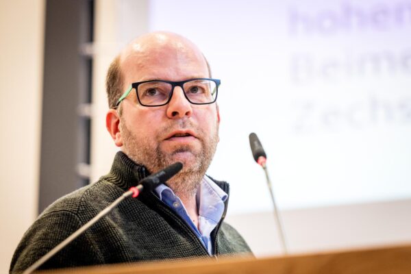 Bochum, Nordrhein-Westfalen, DEU, 30.03.2023DMT-Gesellschaft für Lehre und Bildung mbH - Technische Hochschule Georg Agricola - Forschungszentrum Nachbergbau:Fachtagung: „NACHBergbauzeit in NRW2023 - Geomonitoring – Zu Wasser, zu Land und aus der Luft“| [ (c) Holger Jacoby, Arneckestrasse 18, 44139 D O R T M U N D   ( G e r m a n y ), Tel.: (+49) 151 44 555 100; www.holger-jacoby.de, www.freelens.com/clearing - Jede Nutzung des Fotos ist honorarpflichtig gemaess derzeit gueltiger MFM Liste. Urhebervermerk und Belegexemplar erforderlich. Bei Verwendung des Fotos ausserhalb journalistischer Zwecke bitte Ruecksprache mit dem Fotografen halten. - Each usage of the photo requires a licence fee in accordance to MFM. No model release, for any usage other than editorial purposes please contact the author.]